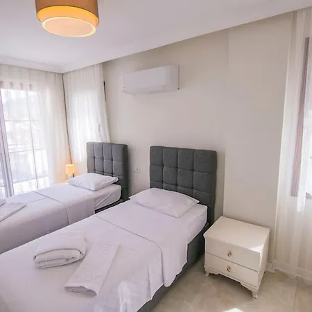Luxury Holiday Villa, 4 Bedroom With Private Pool Villa