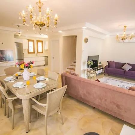Luxury Holiday Villa, 4 Bedroom With Private Pool Villa *