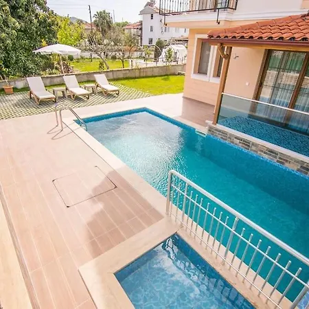 Luxury Holiday Villa, 4 Bedroom With Private Pool
